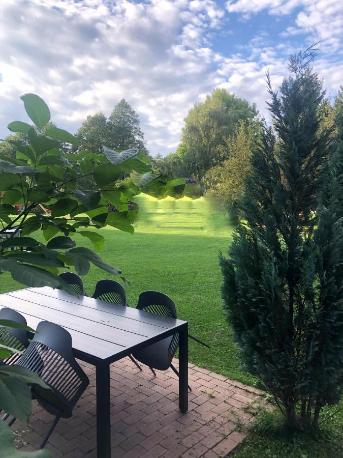 Garden Retreat Junior (Adults Only) Hotell Bran  Eksteriør bilde